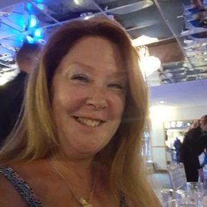 Meet your Posher, Dennise